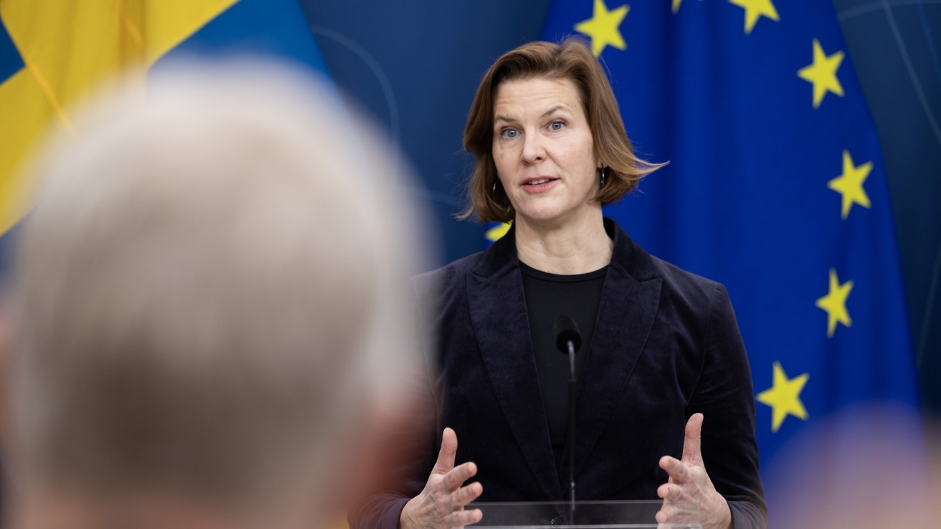 Jämställdhetsminister Nina Larsson (L). Regeringen vill att flera myndigheter ska förebygga och bekämpa människohandel och annan exploatering. Foto: Ninni Andersson/Regeringskansliet