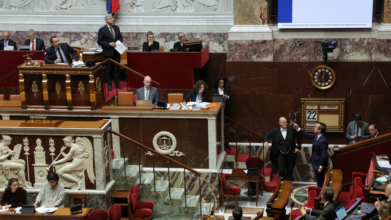 Ledamöter i parlamentet i franska huvudstaden Paris. Foto: Thomas Samson/AFP via Getty Images