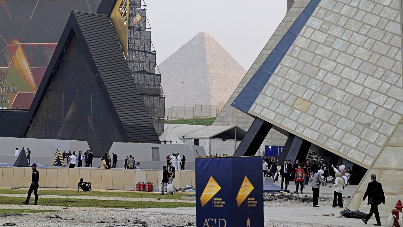 I slutet av 2025 invigdes Egyptens stora arkeologiska museum GEM med 100 000 utställningsföremål. Nya upptäckter kanske förändrar landets tidiga historia. Foto: Khaled Desouki/AFP/Getty Images
