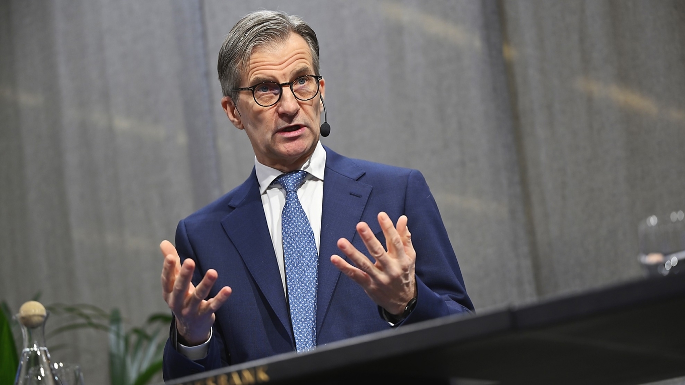 Riksbanken bör ta initiativ till att lansera stablecoins, skriver Per Lindvall. På bilden ses riksbankschefen Erik Thedéen. Foto: Pontus Lundahl/TT