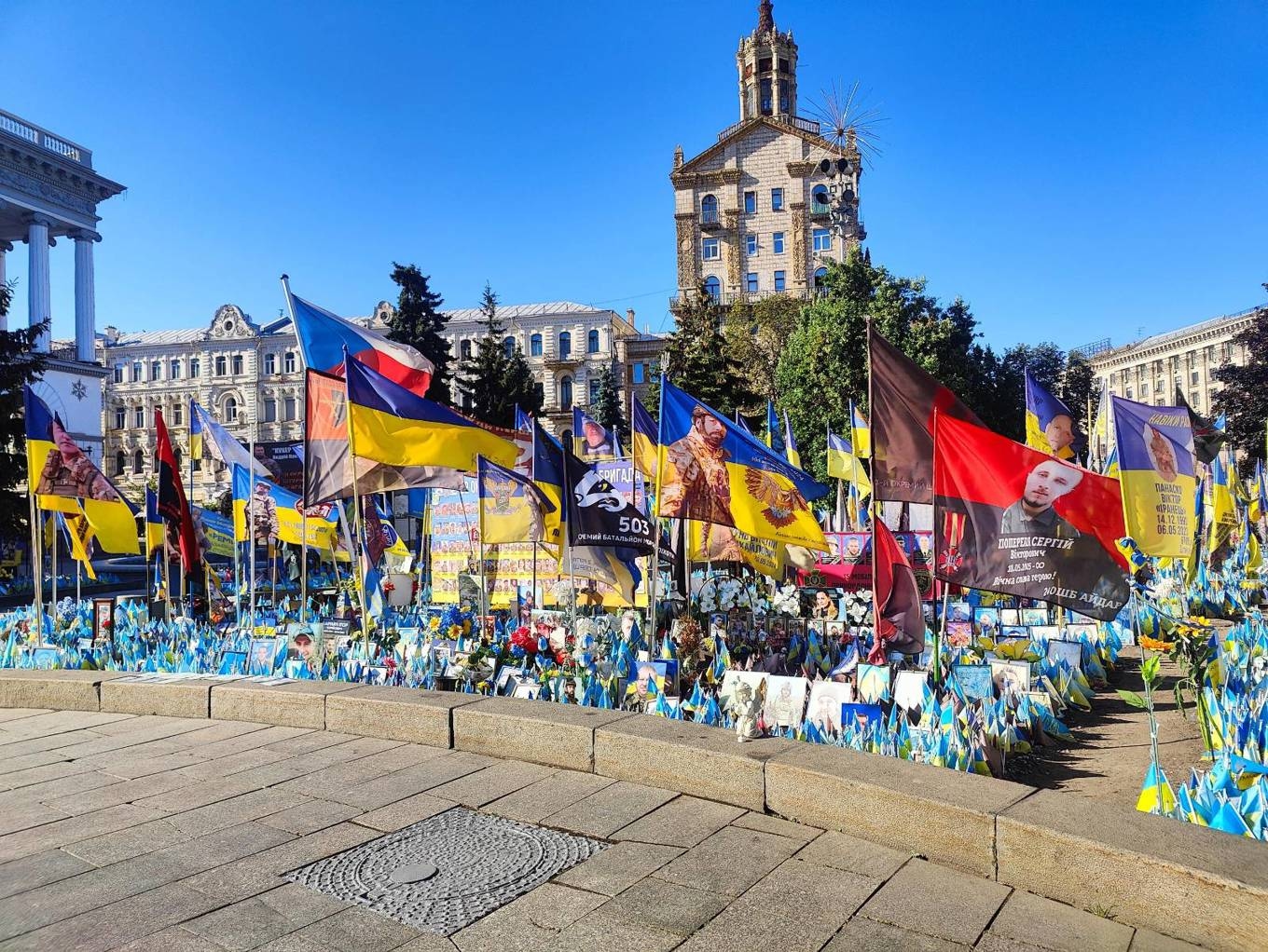 Minnesplats för krigets offer i Kiev. Foto: Roger Sahlström