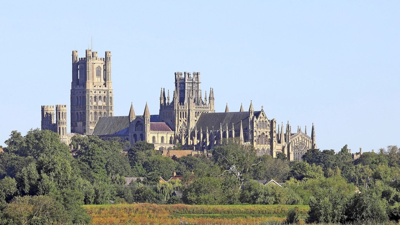 I Ely, där Osmund blev munk, har det funnits en kyrka sedan 600-talet. Katedralen lär Osmund aldrig ha sett, men sannolikt arbetet med att uppföra den. Foto: Verbcatcher/Wikimedia Commons