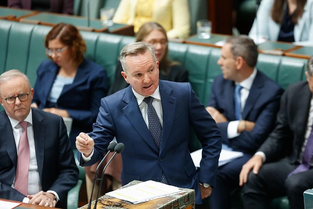 Australiens energi- och klimatminister Chris Bowen. Foto: Hilary Wardhaugh/Getty Images