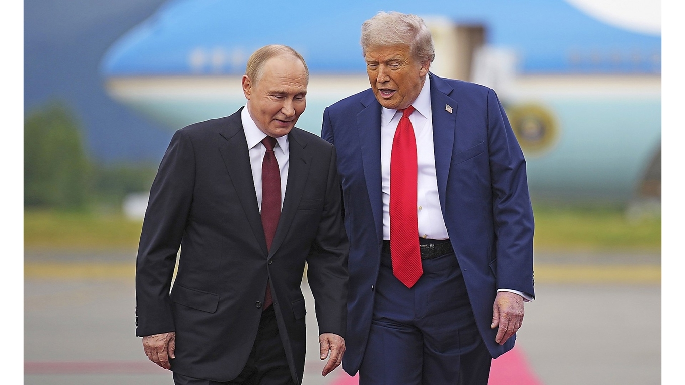 Trump och Putin delar tillsammans upp den västra och den östra hemisfären, skriver von Bergmann-Winberg. Foto: Andrew Harnik/Getty Images