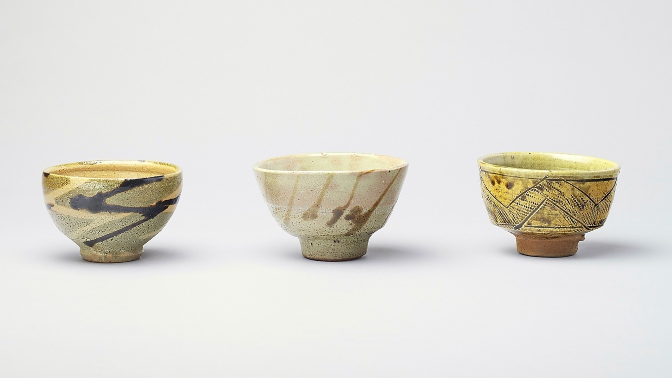 Teskålar av den japanske keramikern Shōji Hamada, 1940–1950-tal. Stengods. Foto: Japan Folk Crafts Museum