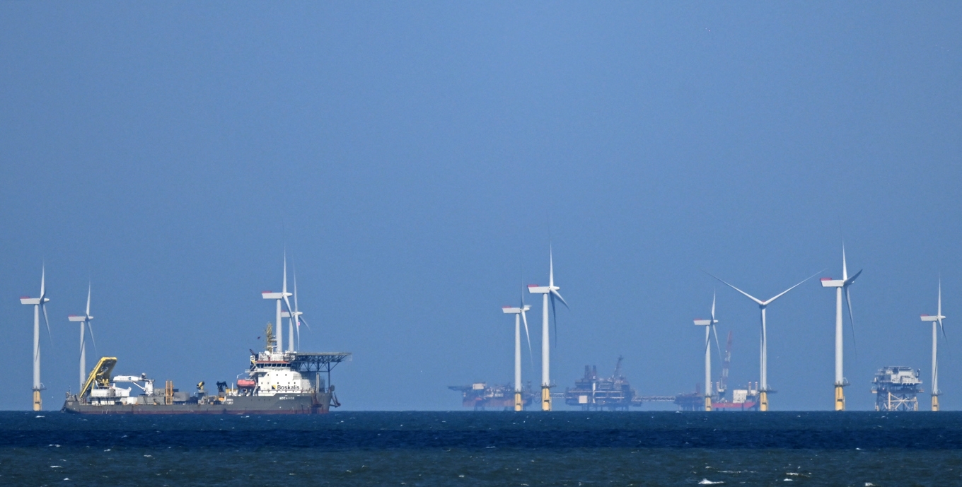 Havsbaserad vindkraft utanför Wales kust. Foto: Paul ELLIS / AFP via Getty Images