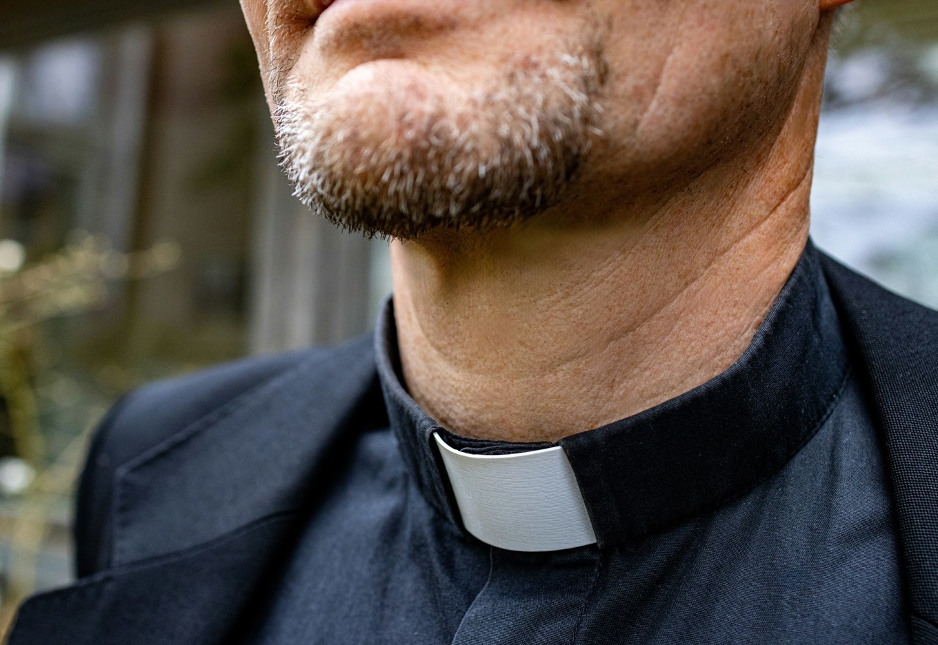 Krönikören tycker att Svenska kyrkan inte har något i försvaret att göra i fredstid. Foto: Marek Studzinski