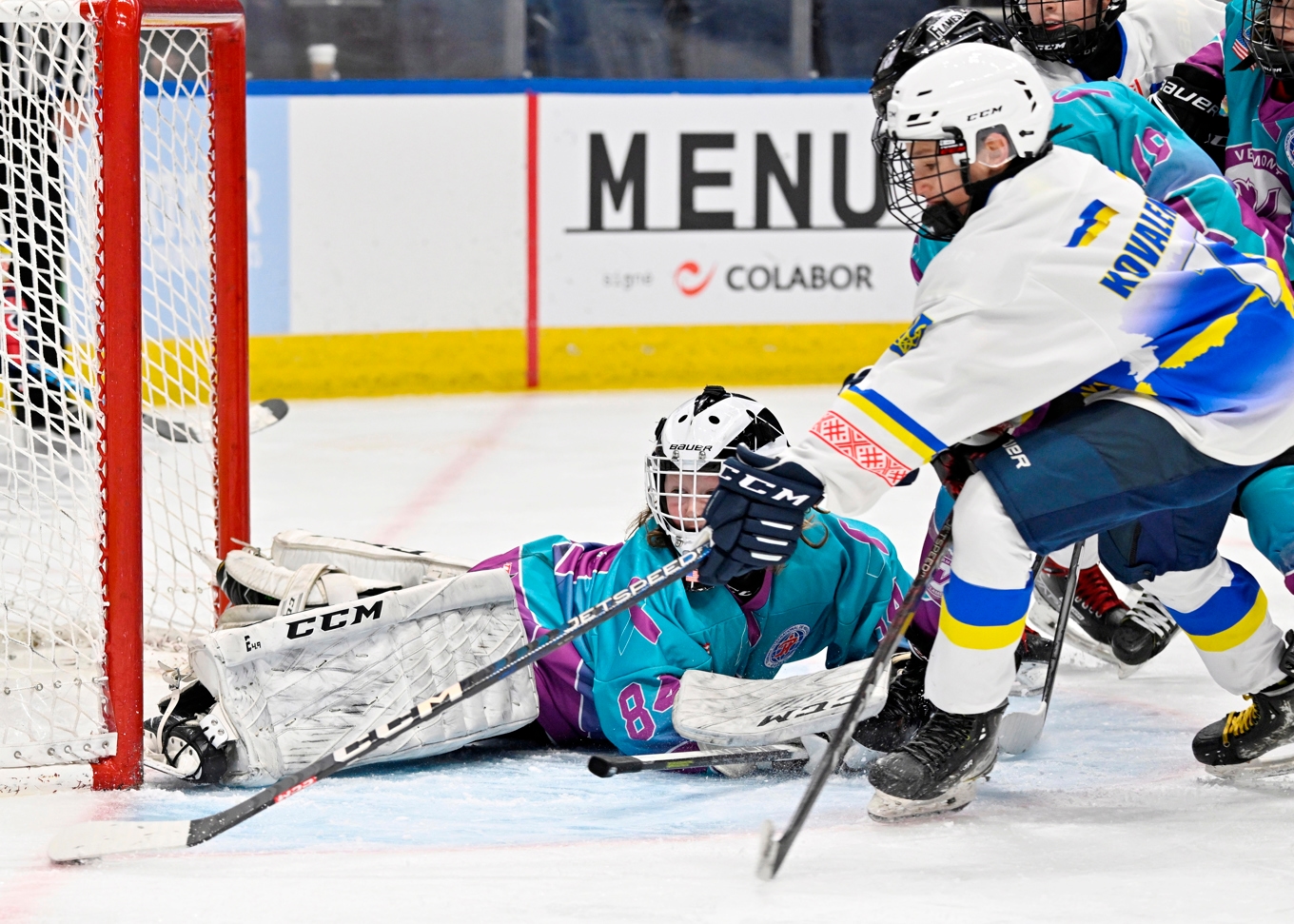 Att åka på selectturnering handlar mer om ett minne för livet än om hockeyutveckling, men smakar det så kostar det – ibland upp till 50 000 kronor. foto: Jacques Boissinot/AP