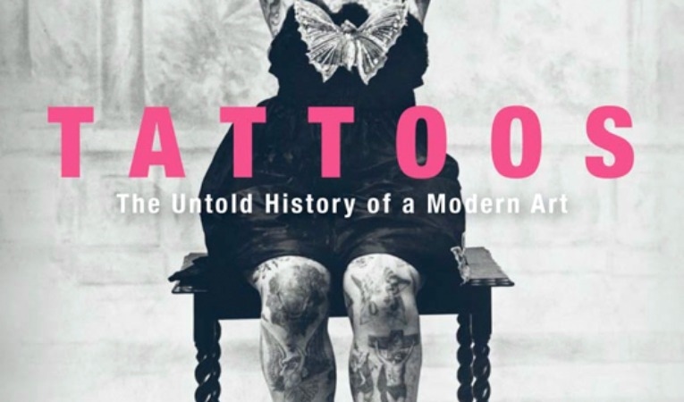 Tatueringen blev ett sätt att avskilja sig från det egna folket – en strävan som kom att förena både baroner och banditer, skriver kåsören. Foto: Yale University Press