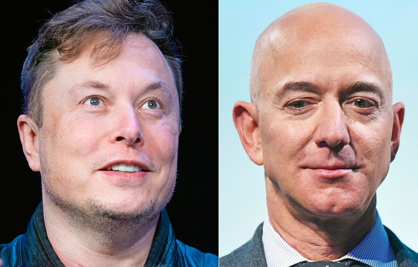 Elon Musk och Jeff Bezos drivs av helt olika visioner för mänsklighetens framtid, skriver Per Lundsjö. Foto: Brendan Smialowski, Mandel Ngan/AFP via Getty Images