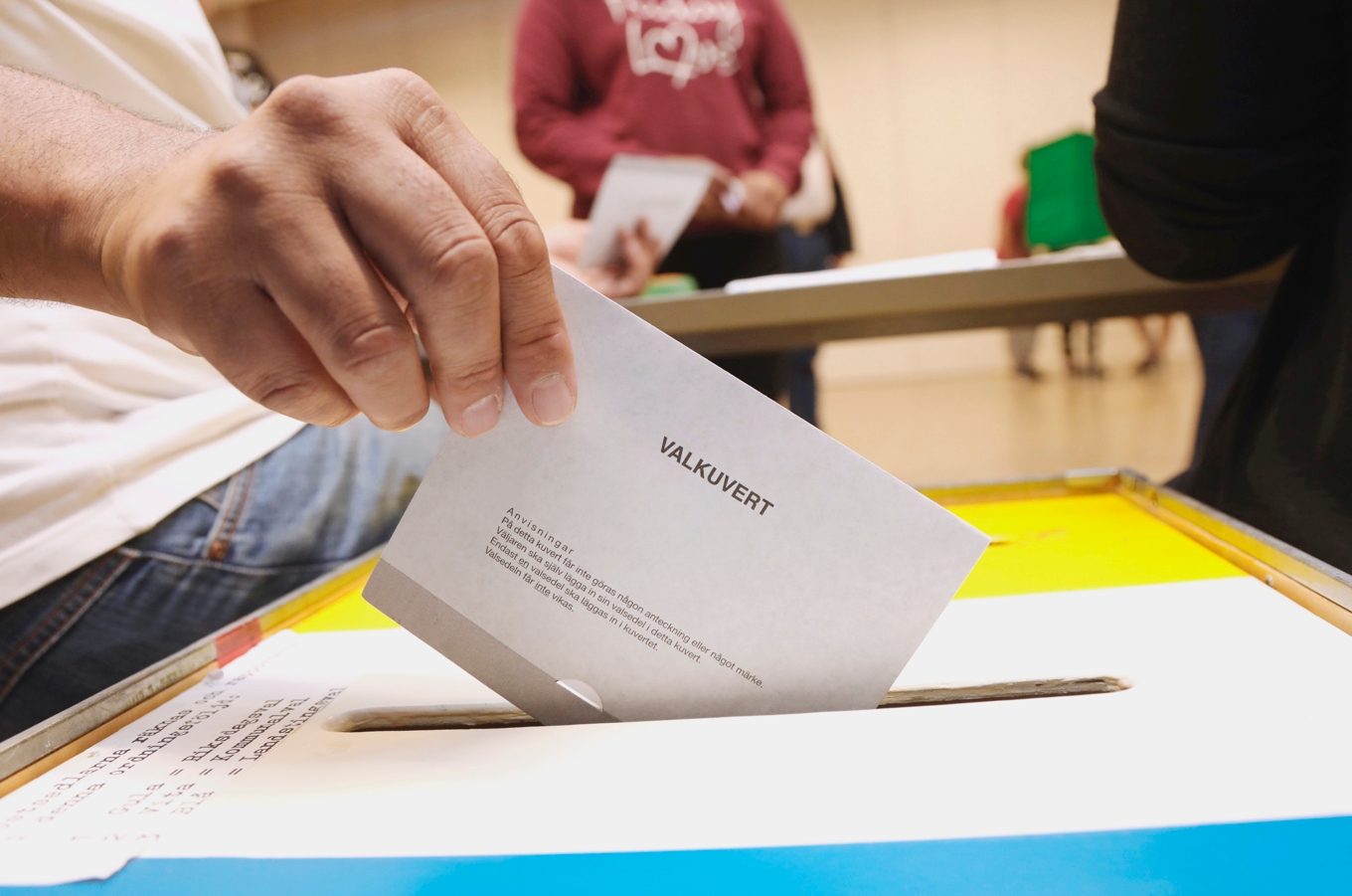 Folkets röst ska avgöra demokratins riktning. Men vad händer när demokratin samtidigt sägs vara hotad av dem som röstar? Foto: Jeppe Gustafsson/Shutterstock