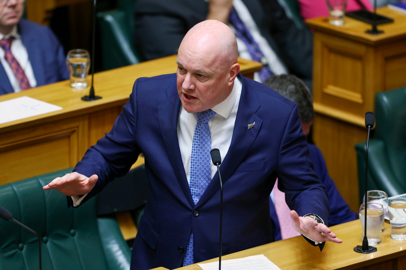Nya Zeelands premiärminister Christopher Luxon måste nu försöka övertala sina koalitionspartners om det nya förbudet mot sociala medier för unga. Foto: Hagen Hopkins/Getty Images