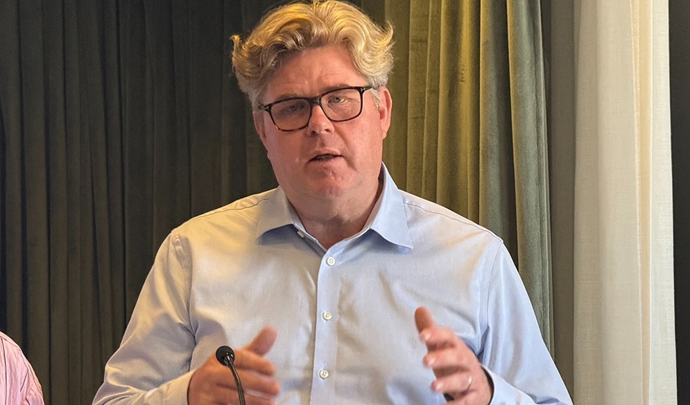 Justitieminister Gunnar Strömmer (M) berättar om sin plan för att avskaffa mängdrabatten nästa mandatperiod. Foto: Staffan Erfors