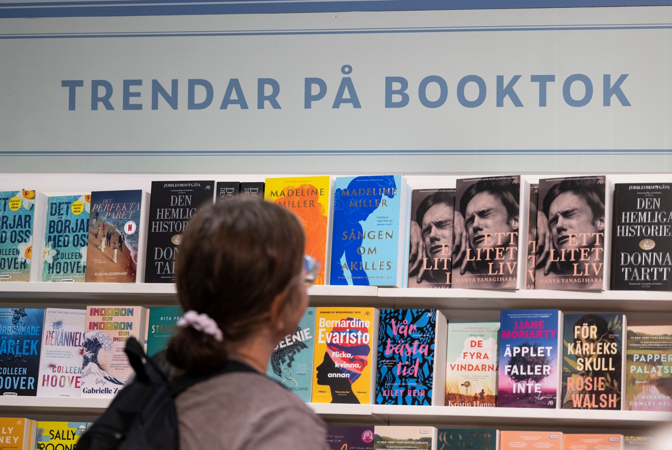 Booktok, som är den del av Tiktok där användarna diskuterar böcker, har betydelse för ungas läsning. Foto: Fredrik Sandberg/TT