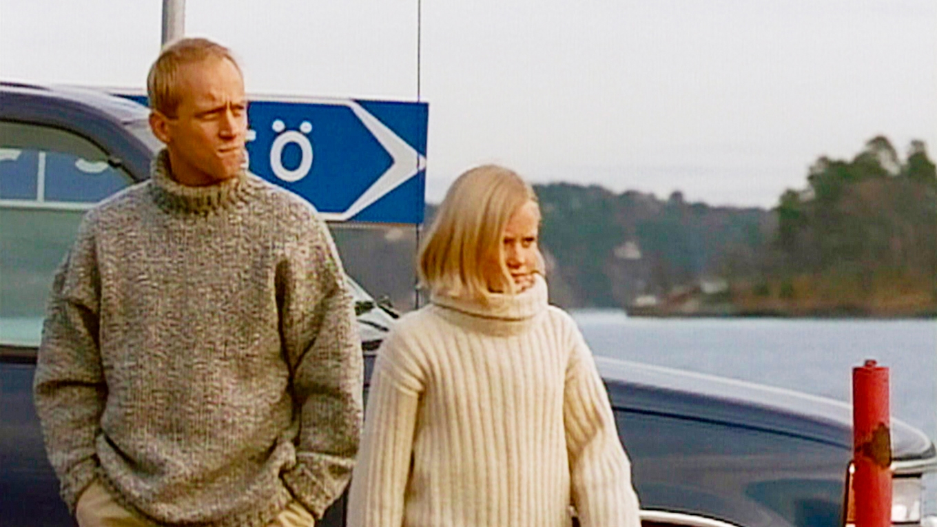 Samuel Fröler och Ebba Hultkvist – far och dotter i ”Skärgårdsdoktorn”. Foto: SVT
