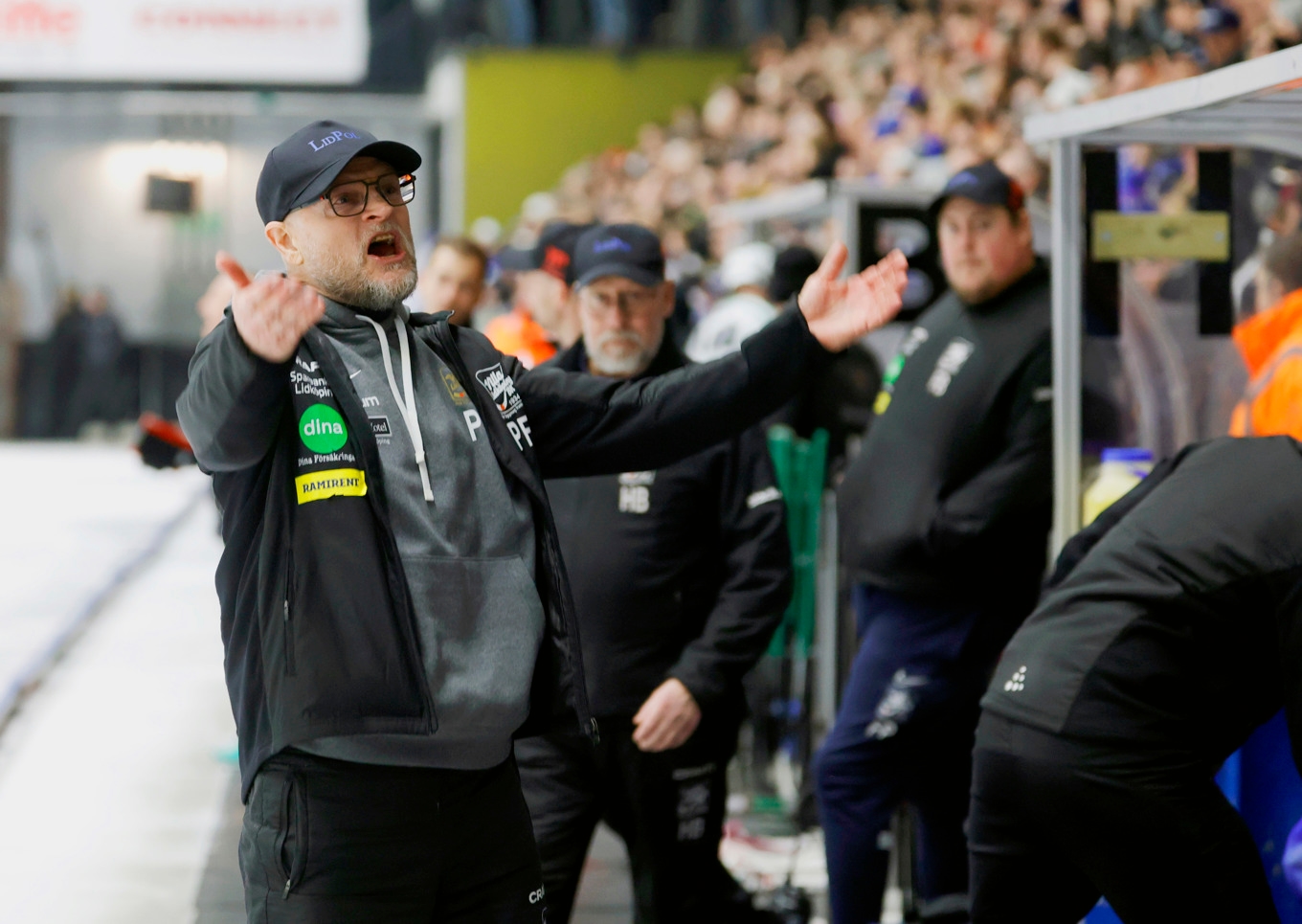 Pelle Fosshaug vill ha större dynamik med hemmapubliken i Lidköping, som här i en SM-semifinal mot Västerås. Foto: Adam Ihse/TT