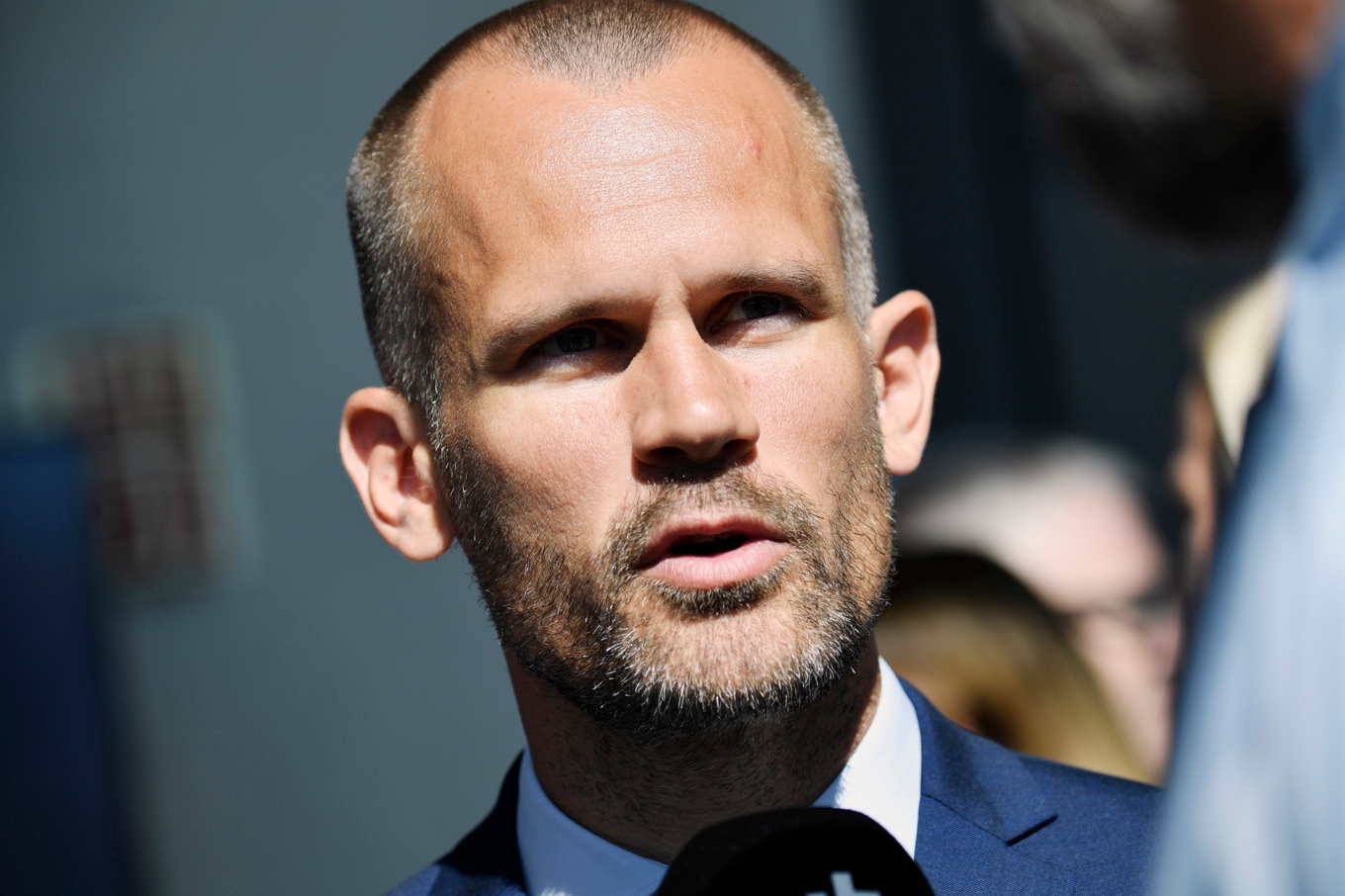Under Bokmässan i Göteborg hamnade höjdhoppslegendaren Stefan Holm och journalisten/poddaren Emil Persson i ett bråk som ledde till polisanmälan. Foto: Stina Stjernkvist/TT