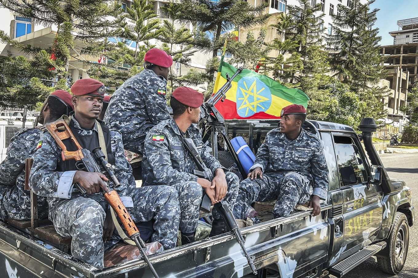 Federal polis patrullerar i Tigrays huvudort Mekelle sedan rebellgruppen TPLF drivits ut den 9 oktober. Foto: AFP/Getty Images