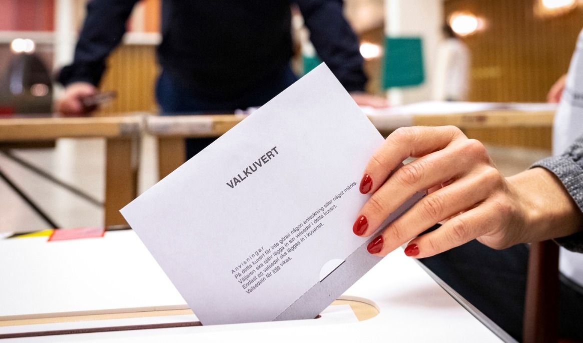 En rad svenskar vill ha ett extraval. Foto: Johan Nilsson/TT