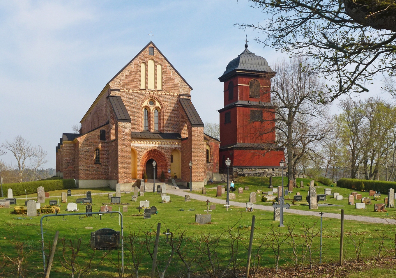 I flera hundra år var Skoklosters kyrka det huvudsakliga gudstjänstrummet för de cisterciensnunnor som Knut Långe bjudit in att leva på Skohalvön. Foto: Holger Ellgaard/Wikimedia Commons