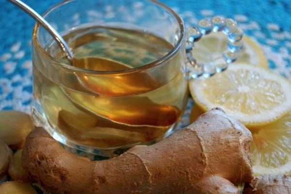 Förutom ingefära och citron, finns det många örter och téer som kan hjälpa den nyblivna mamman att må bra. Foto: Cat Rooney/Epoch Times