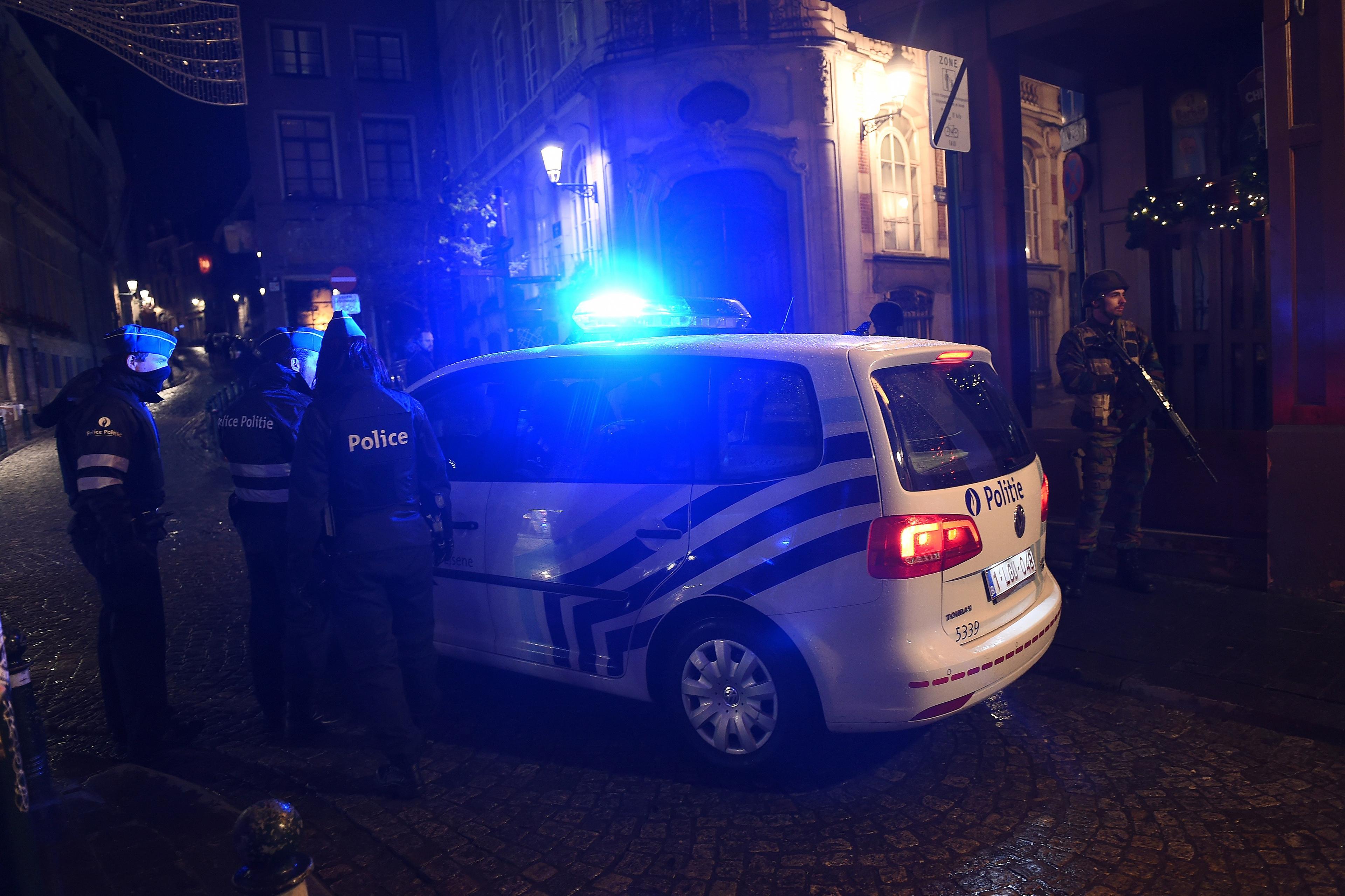 
På söndagkvällen var det ett stort polispådrag vid det turisttäta torget Grand Place i Bryssel. (Foto: Emmanuel Dunand /AFP/Getty Image)