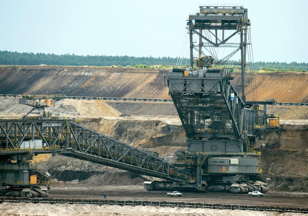 Vattenfall har gjort upp med tjeckiska EPH om en försäljning av tyska brunkolstillgångar, men affären måste godkännas av Sveriges regering för att slutföras. (Foto: Patrick Pleul AP/TT-arkivbild)