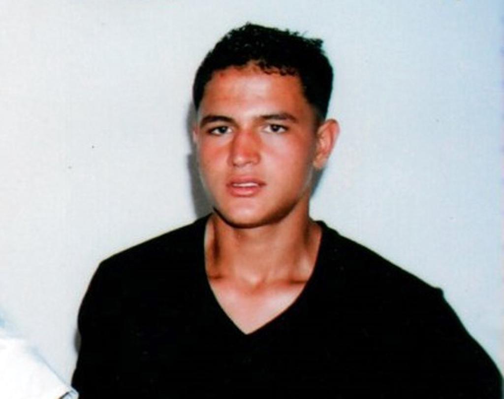Anis Amri i sina föräldrars hus i Oueslatia i Tunisien, vid ett tidigare tillfälle. (Foto: AP/TT)