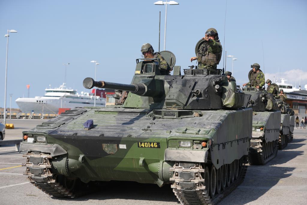 Regeringen och de tre Allianspartierna som står bakom nuvarande försvarspolitik (M, C och KD) träffas i dag i Sälen i samband med Folk och försvars rikskonferens. (Foto: Sören Andersson/TT)