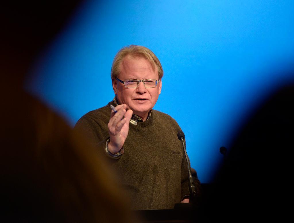 Försvarsminister Peter Hultqvist talar vid Folk och försvars rikskonferens i Sälen. (Foto: Pontus Lundahl/TT)