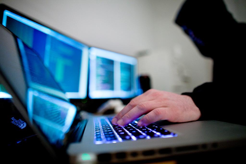 Försvarsmakten har utsatts för en omfattande IT-attack och därför fått stänga sitt övningssystem på obestämd tid. Arkivbild.
(Thomas Winje ifjord/Scanpix Norge/TT)
