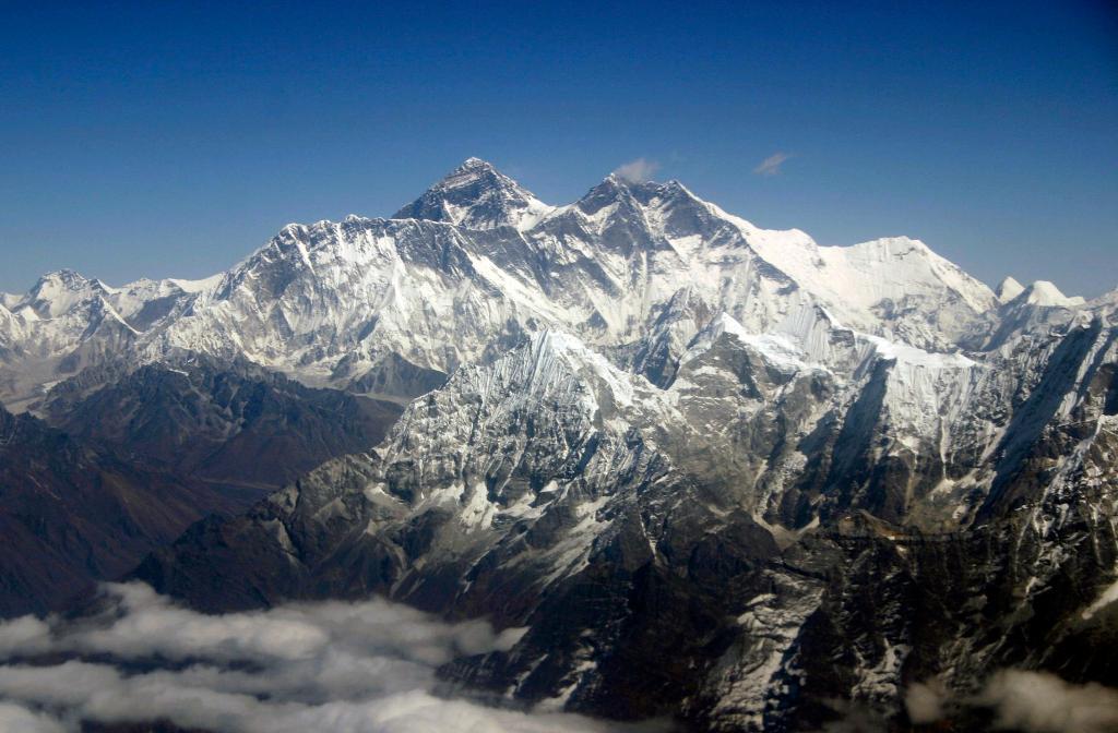 Telia lät sin operatör sätta upp mobilmaster på Mount Everest, men reavinst betalar det svenska bolaget inte.  Foto: Jody Kurash/AP/TT-arkivbild