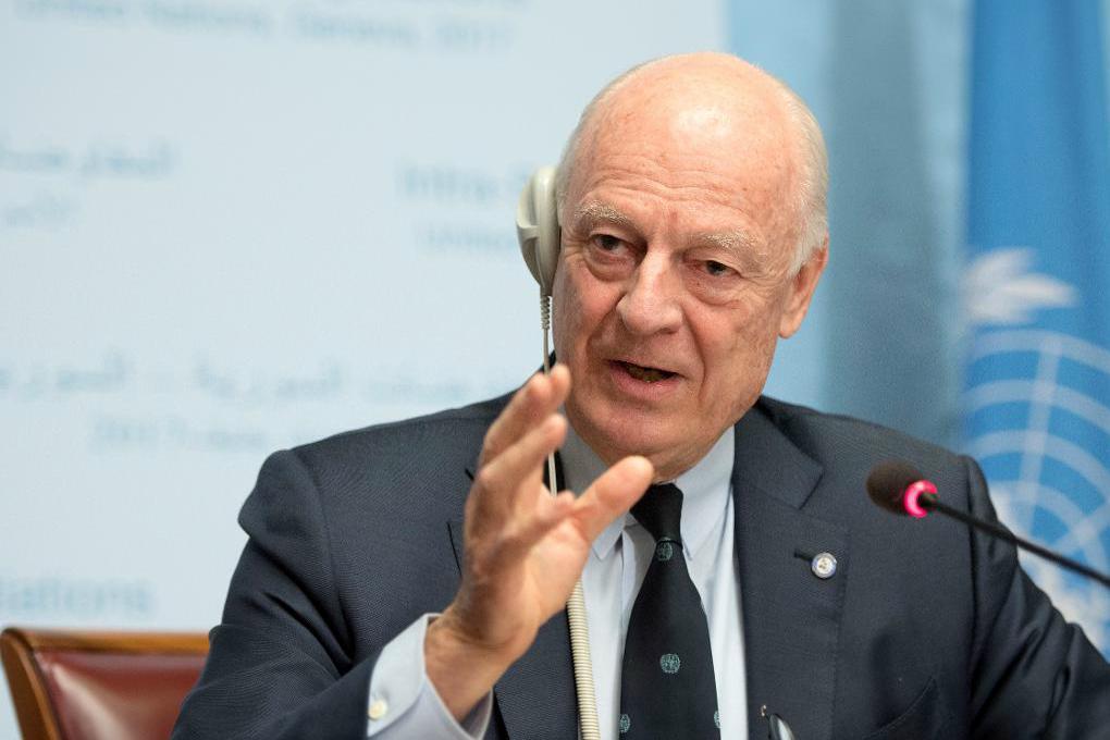 

FN-sändebudet Staffan de Mistura vid gårdagens presskonferens.  Foto: Martial Trezzini/AP/TT                                            