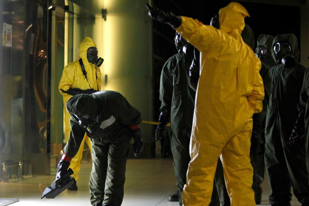



En undersökning under helgen på internationella flygplatsen i Kuala Lumpur, Malaysia, sedan en rapport slagit fast att det var nervgas som dödade Kim Jong-Nam. Foto: Daniel Chan/AP/TT                                                                                                                                                                                