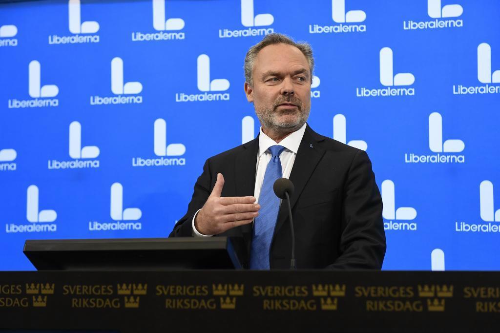 
Jan Björklund, (L) protesterar bestämt mot alliansens samarbete med SD i Hässleholm. Foto: Jessica Gow/TT-arkivbild                                            