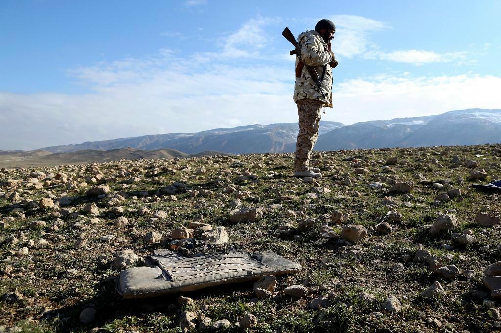 
En yazidisk soldat i Sinjar. Foto: Seivan Selim /AP/TT-arkivbild                                            