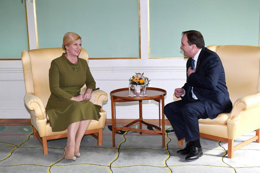 

Statsminister Stefan Löfven pratar om migration och säkerhet med Kroatiens president Kolinda Grabar-Kitarovic på Rosenbad. Foto: Fredrik Sandberg /TT                                                                                        