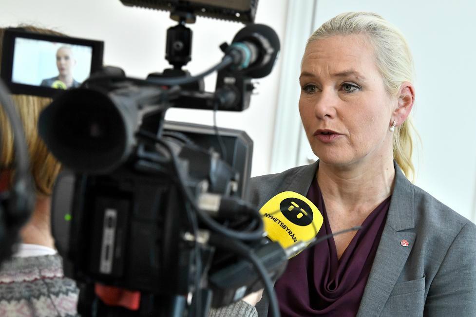

Infrastrukturminister Anna Johansson (S) motiverar satsningen på höghastighetsspår mellan Lund och Hässleholm med att sträckan är så hårt belastad. Foto: Claudio Bresciani/TT                                            