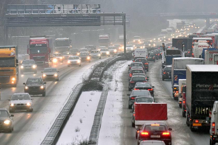 
Bilköer på den tyska motorvägen A2 i höjd med Gelsenkirchen. Foto: Martin Meissner/AP/TT-arkivbild                                            