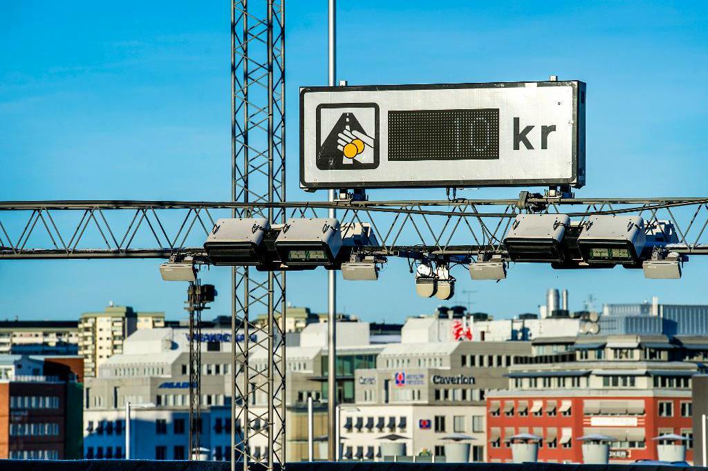 
Regeringen vill göra om systemet med förmånsbilar, och beskatta förarna mer. Förändringen skulle innebära att förarna skulle skattas för värdet av trängselskatten.  Foto: Marcus Ericsson/TT-arkivbild                                            