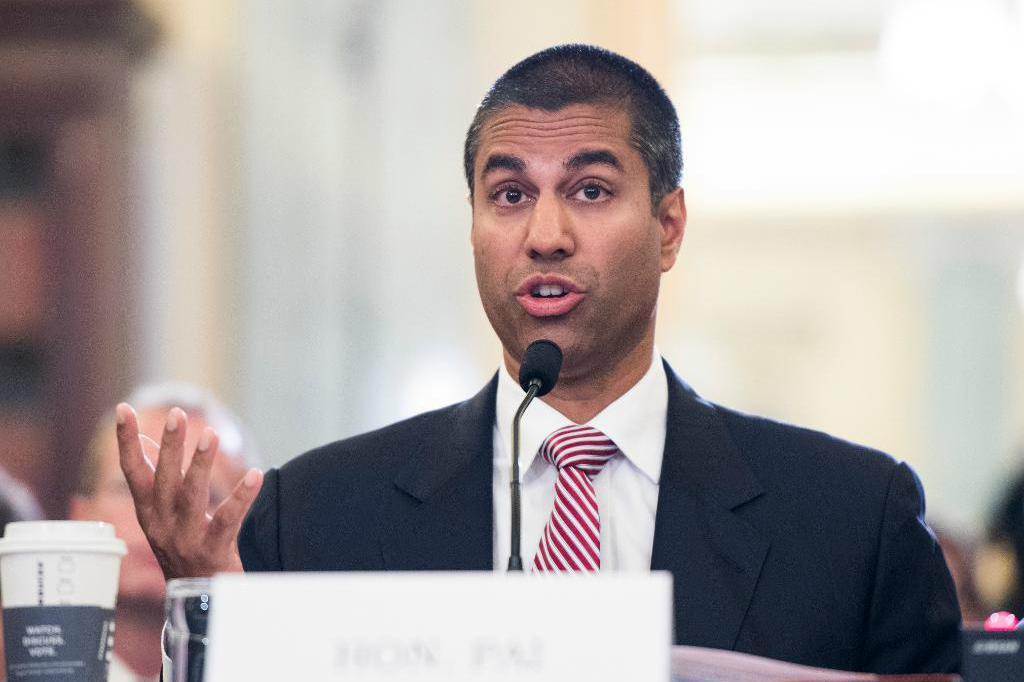 
Amerikanska FFC:s nya ordförande, Ajit Pai, tillsatt av Donald Trump, har varit pådrivande för att riva upp Obamaadministrationens regler om nätneutralitet. Han har tidigare arbetat som jurist på telekomjätten Verizon. Foto: Bill Clark/AP/TT-arkivbibld                                            