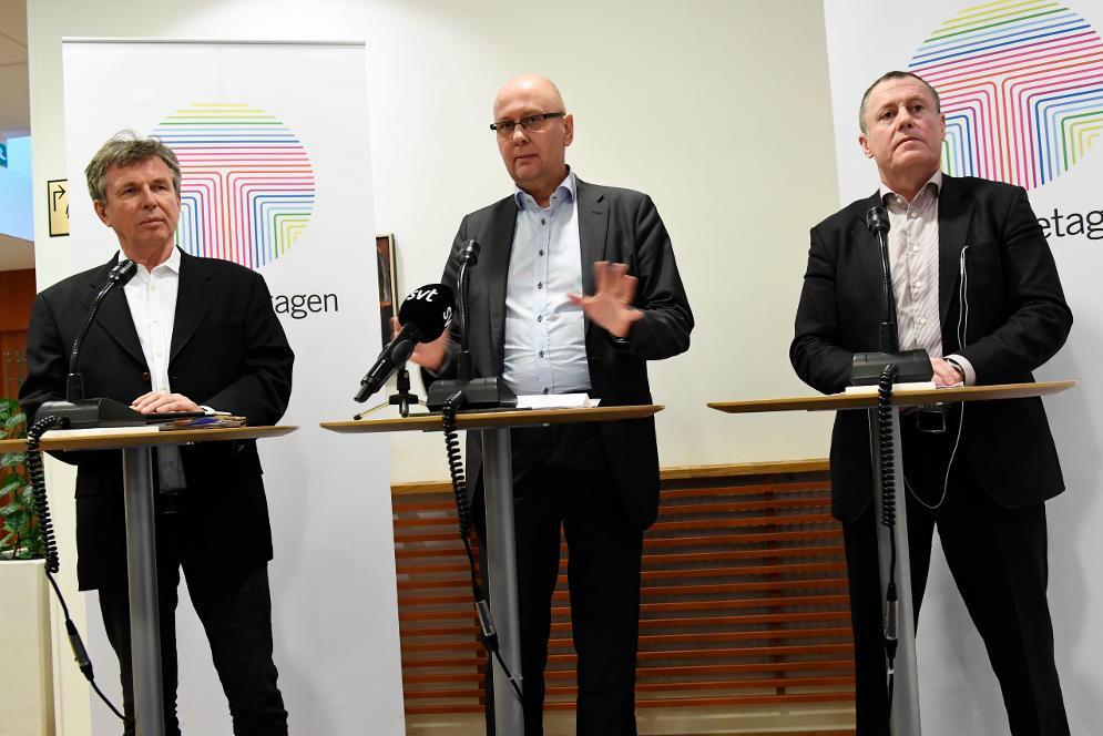 
Företrädarna för arbetsgivarparten Teknikföretagen, från vänster chefsekonom Anders Rune, vd Klas Wåhlberg och förhandlingschef Anders Weihe. Foto: Jonas Ekströmer/TT-arkivbild                                            