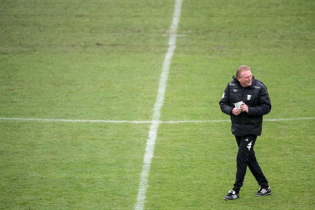 
Tränaren Jörgen Lennartsson under IFK Göteborgs träning på Ullevi på torsdagen. Foto:
Björn Larsson Rosvall/TT                                            