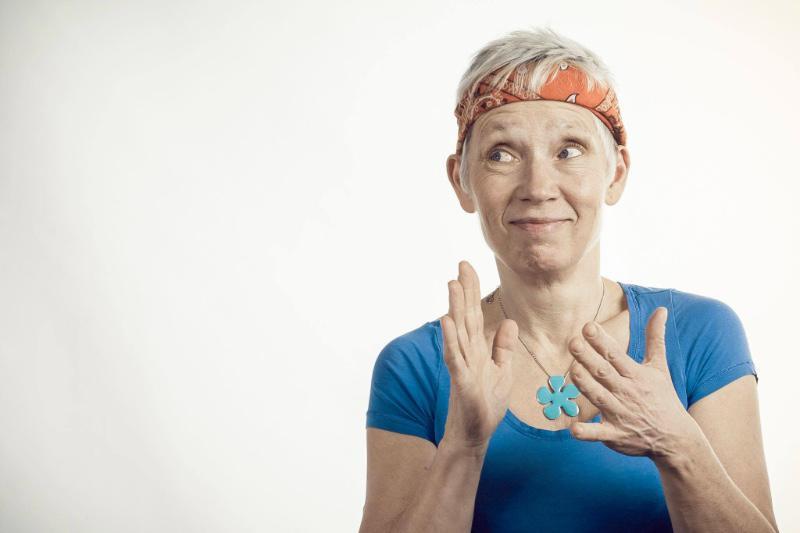 

Jill Taube, läkare och specialist i psykiatri, har grundat DansSteget. Här berättar hon om hur depression och ångest kan behandlas med fysisk aktivitet.                                                                                        