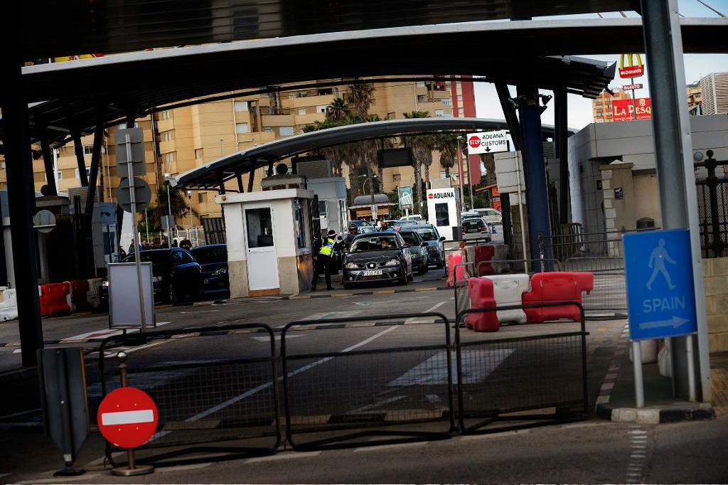 Gränspassage mellan Spanien och Gibraltar. Foto: Daniel Ochoa de Olza