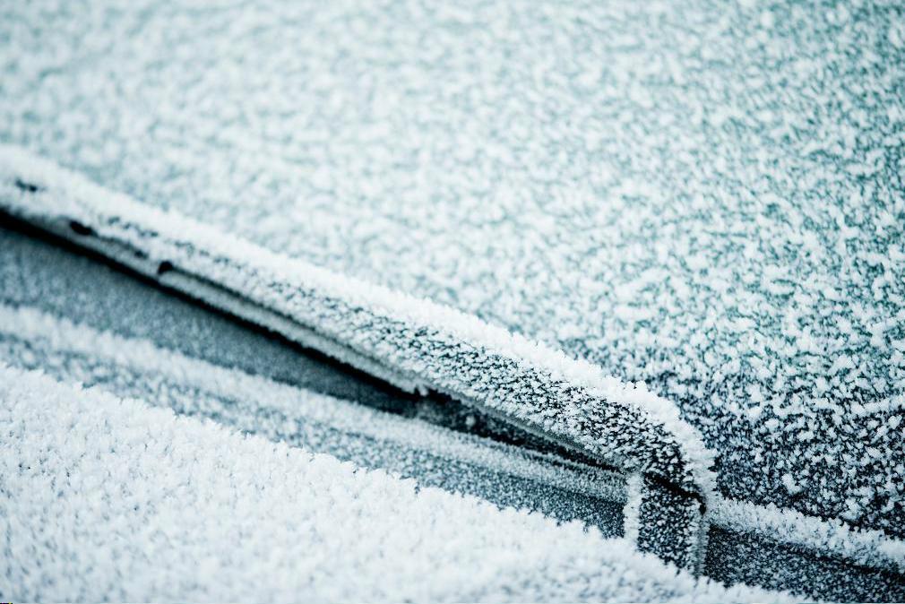 

På grund av hårt väder har E10 mellan Katterjåkk och Riksgränsen stängts av i båda riktningarna. Foto: Vegard Grøtt Wivestad/NTB Scanpix/TT                                                                                        