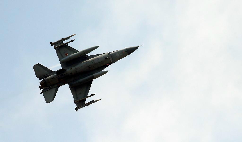 

Ett turkiskt stridflygplan lyfter från flygbasen Incirlik i Turkiet. Arkivbild. Foto: Emrah Gurel/AP/TT                                                                                        