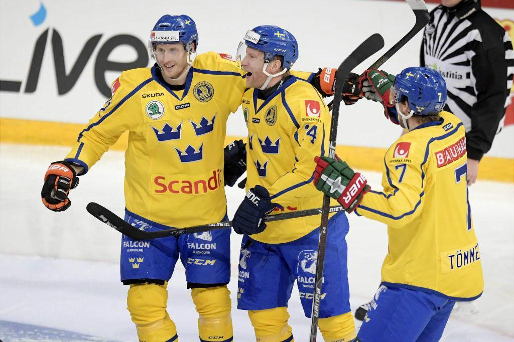 
Richard Gynge, i mitten, inledde målskyttet mot Ungern. Foto: Antti Aimo-Koivisto/Lehtikuva/AP/TT-arkivbild
                                            