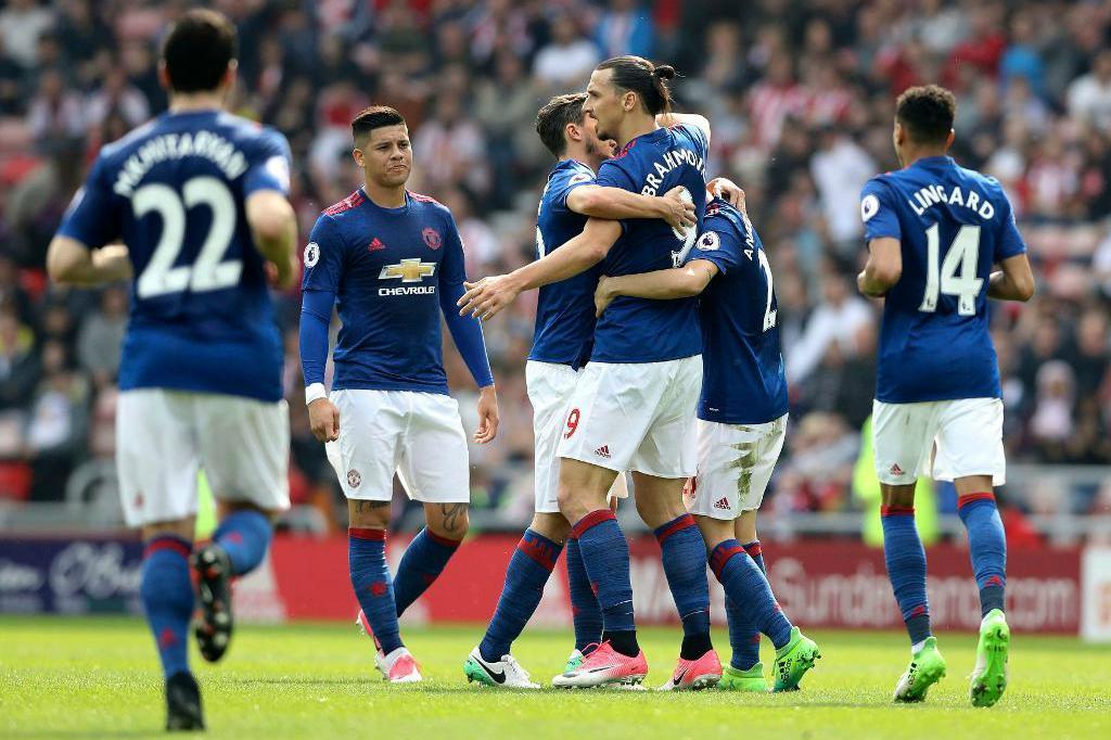 
Zlatan Ibrahimovic har inte någon åldersnoja. Här firar han sitt mål mot Sunderland, i matchen som Manchester United vann med 3-0. Foto: Owen Humphreys/AP/TT                                            