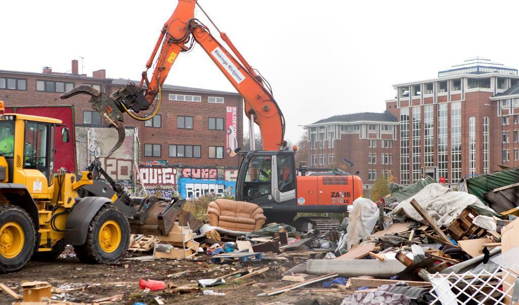 Rivningen av EU-migrantlägret i Malmö i november 2015. Foto: Drago Prvulovic / TT. Arkivbild.
